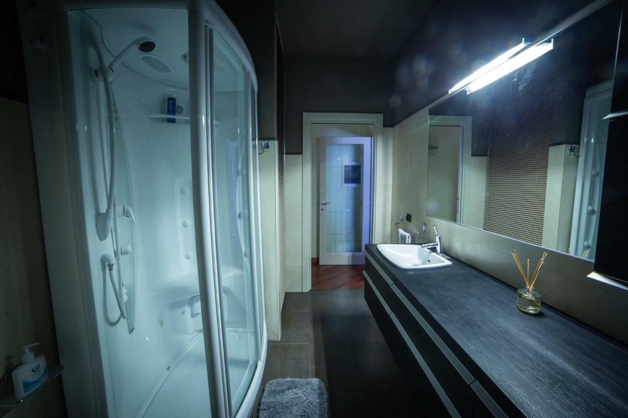 Cinematic Modern Flat, 100 Mt Da Ospedale Leilighet Ravenna Eksteriør bilde